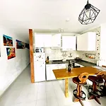 Casita Mara! 2' Line To The Sea, Shops And Bar's アパート *